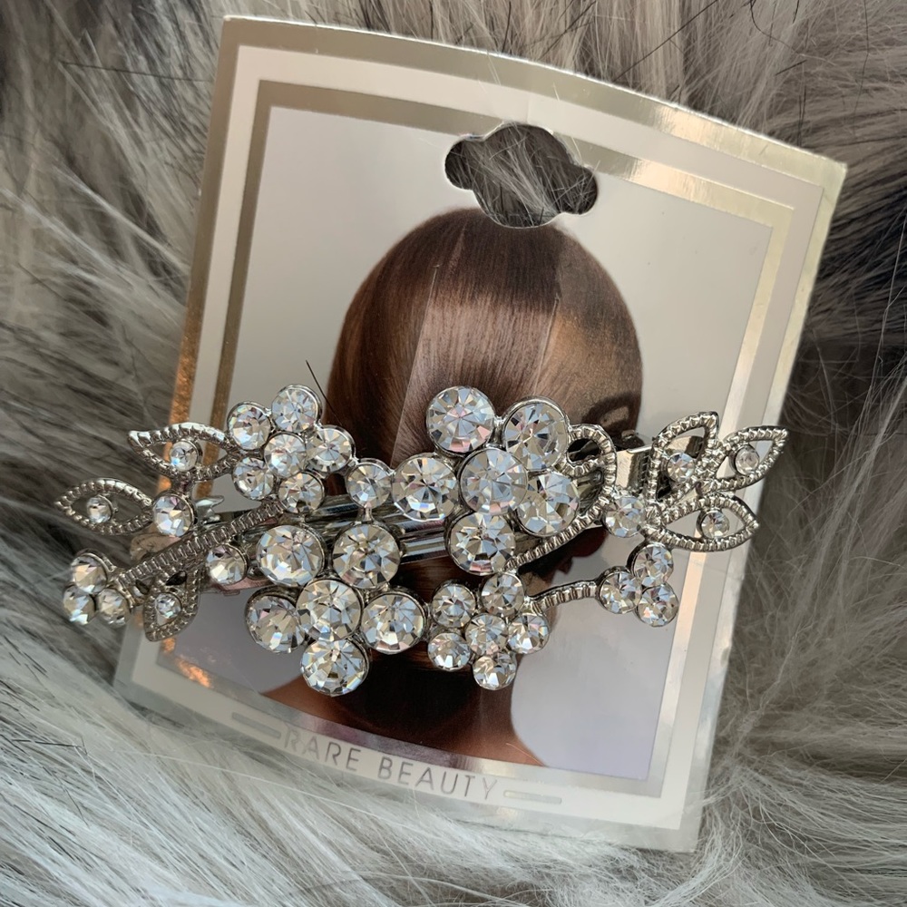 Brand new****Flower diamond hair accessories